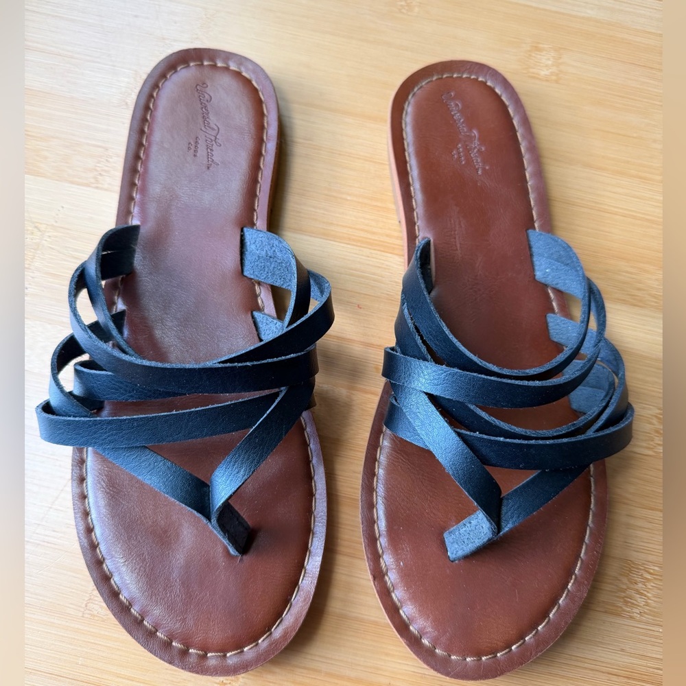 Universal Thread Black Strappy Slide Sandals